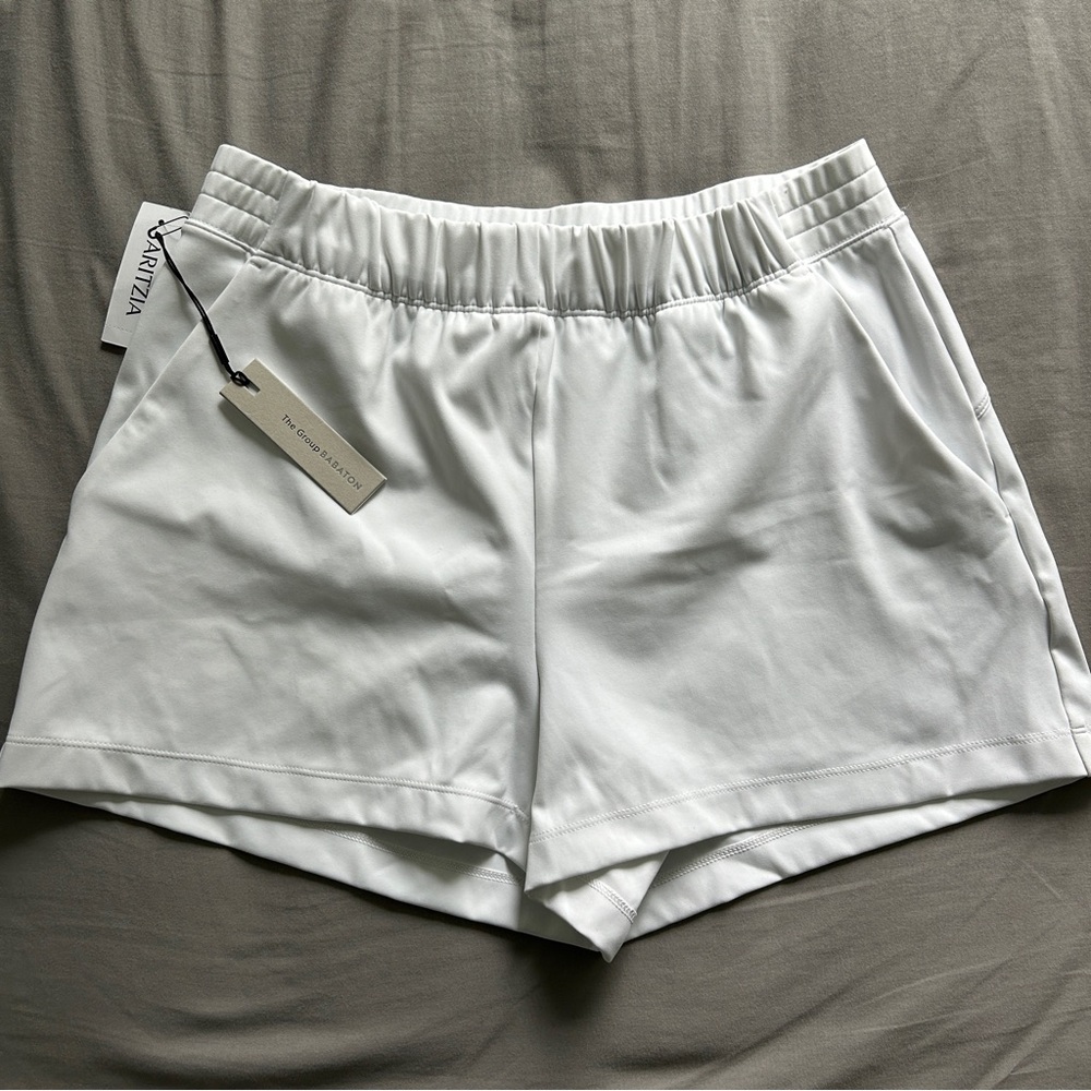 NWT Aritzia The Group Babaton White Weekender Shorts